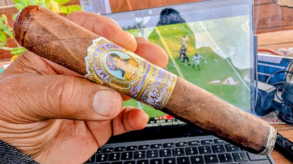 La Aroma de Cuba Noblesse&nbsp;Intro