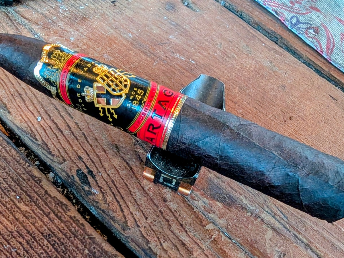 Partagas Black Label Piramides: Smooth Jazz in&nbsp;Motion