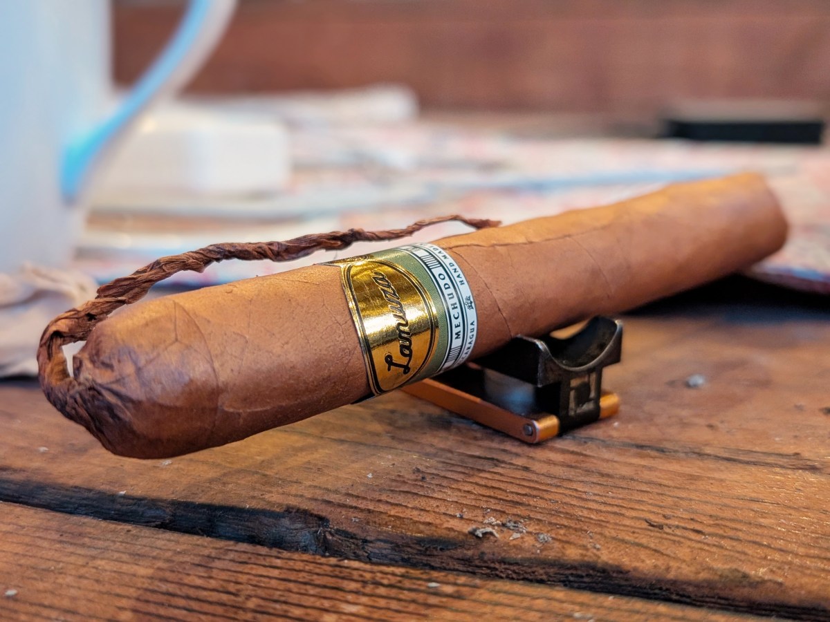 Review: Lanuza Mechudo