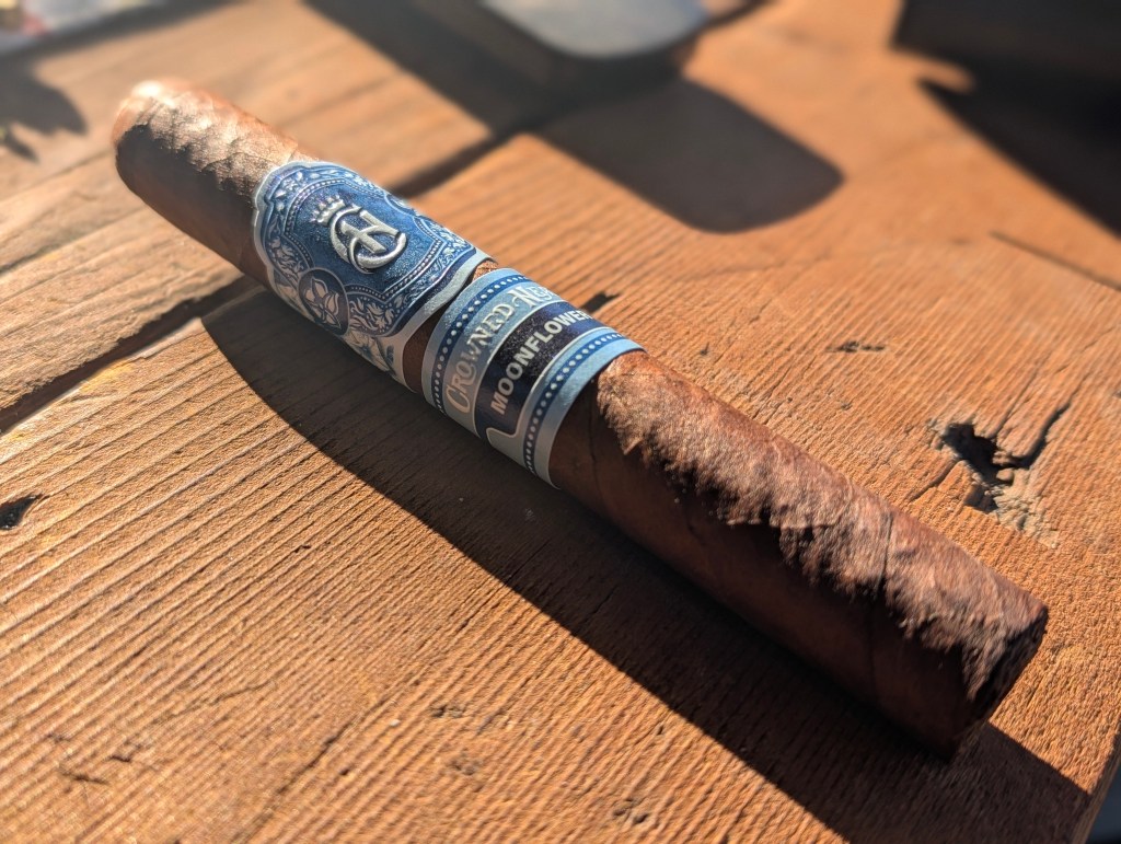Review: Crowned Heads Moonflower Toro